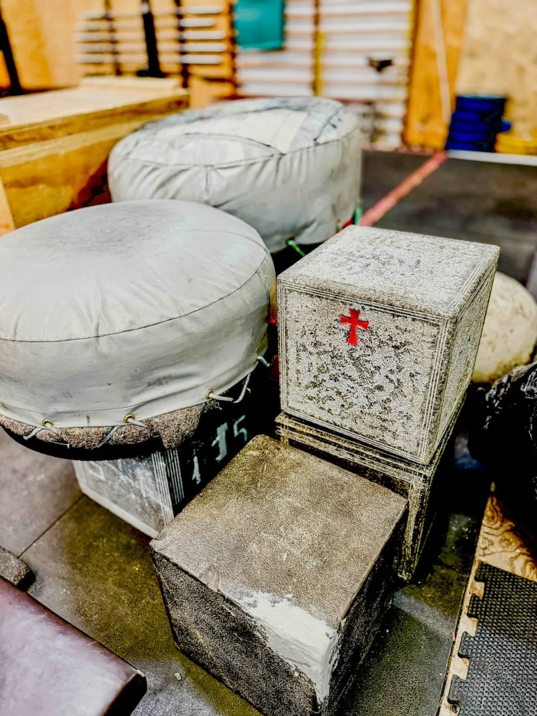 Piedras de entrenamiento de distintas formas en ALFA Club Deportivo